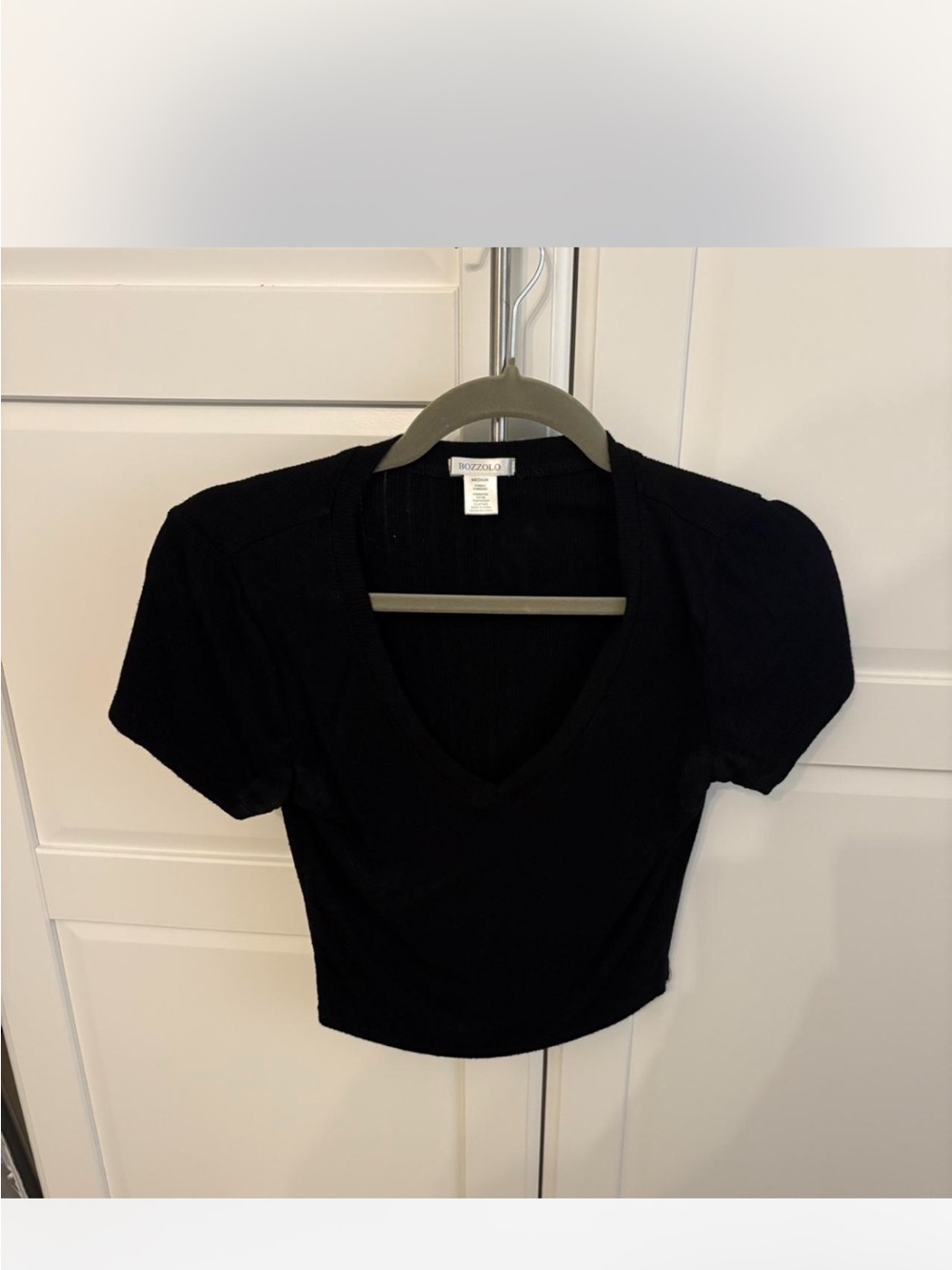 Bozzolo Black V-Neck Puff Sleeve Crop Top